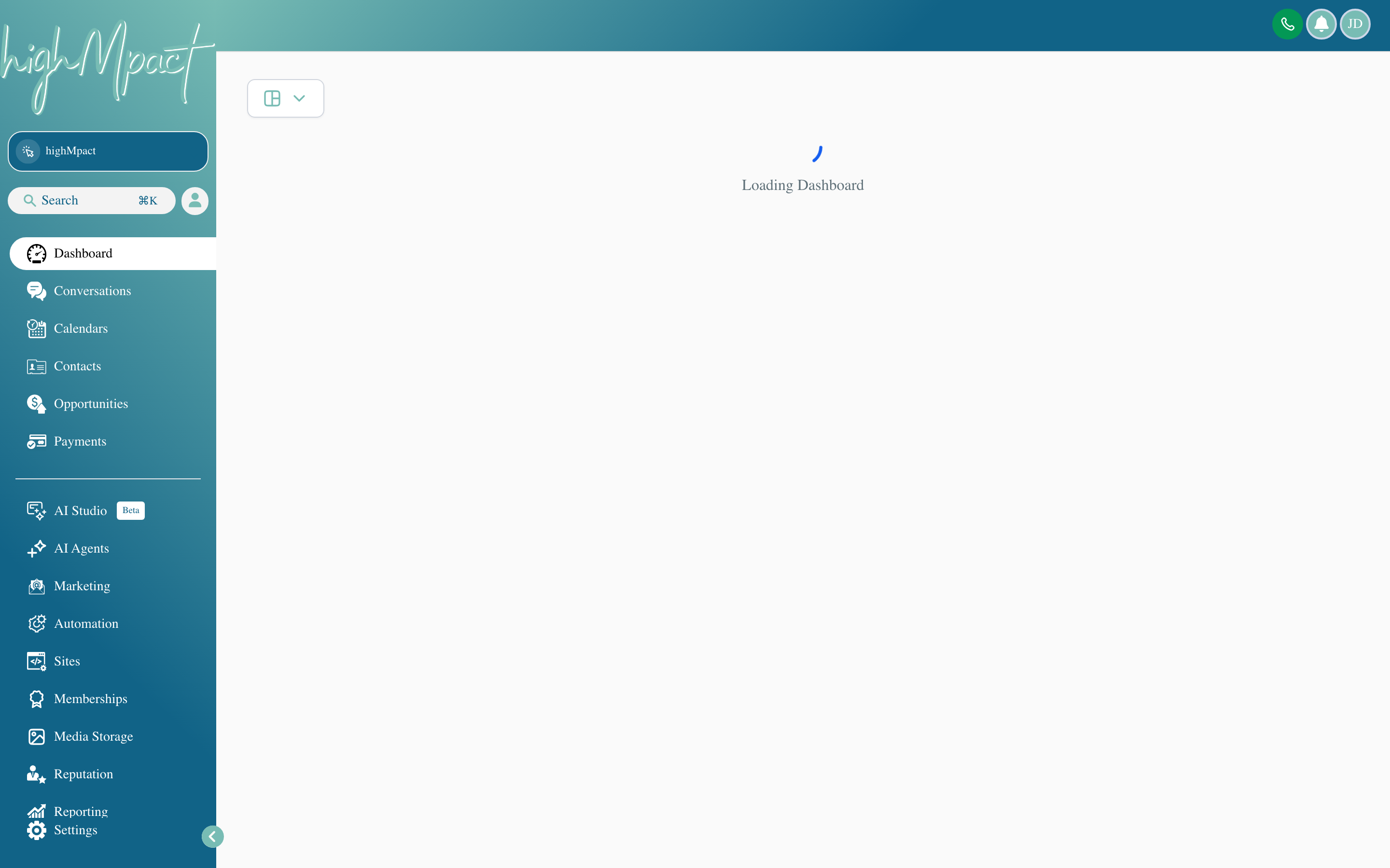 The form builder showing a contact form with fields for name, phone, email, and a message, with the field settings panel open on the right